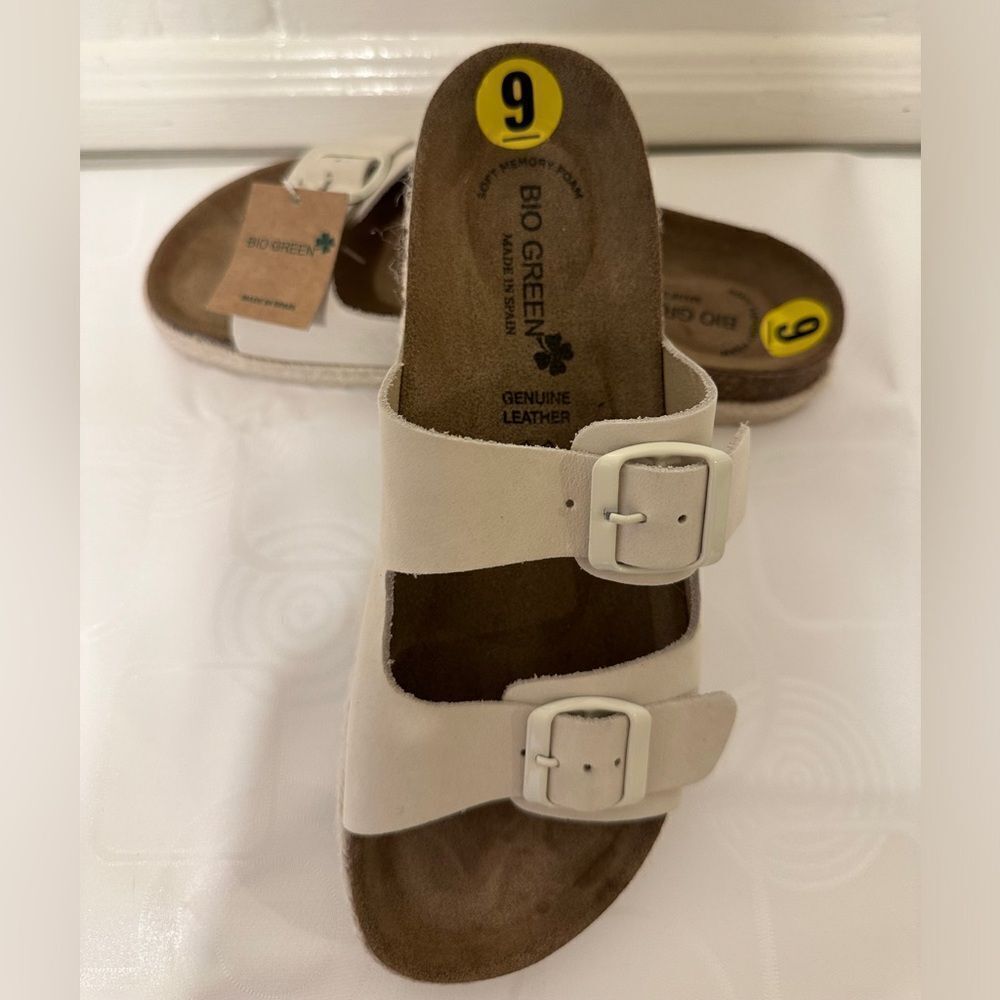 Women’s Genuine Leather lightweight Sandals with Buckles memory foam Sz 9 new